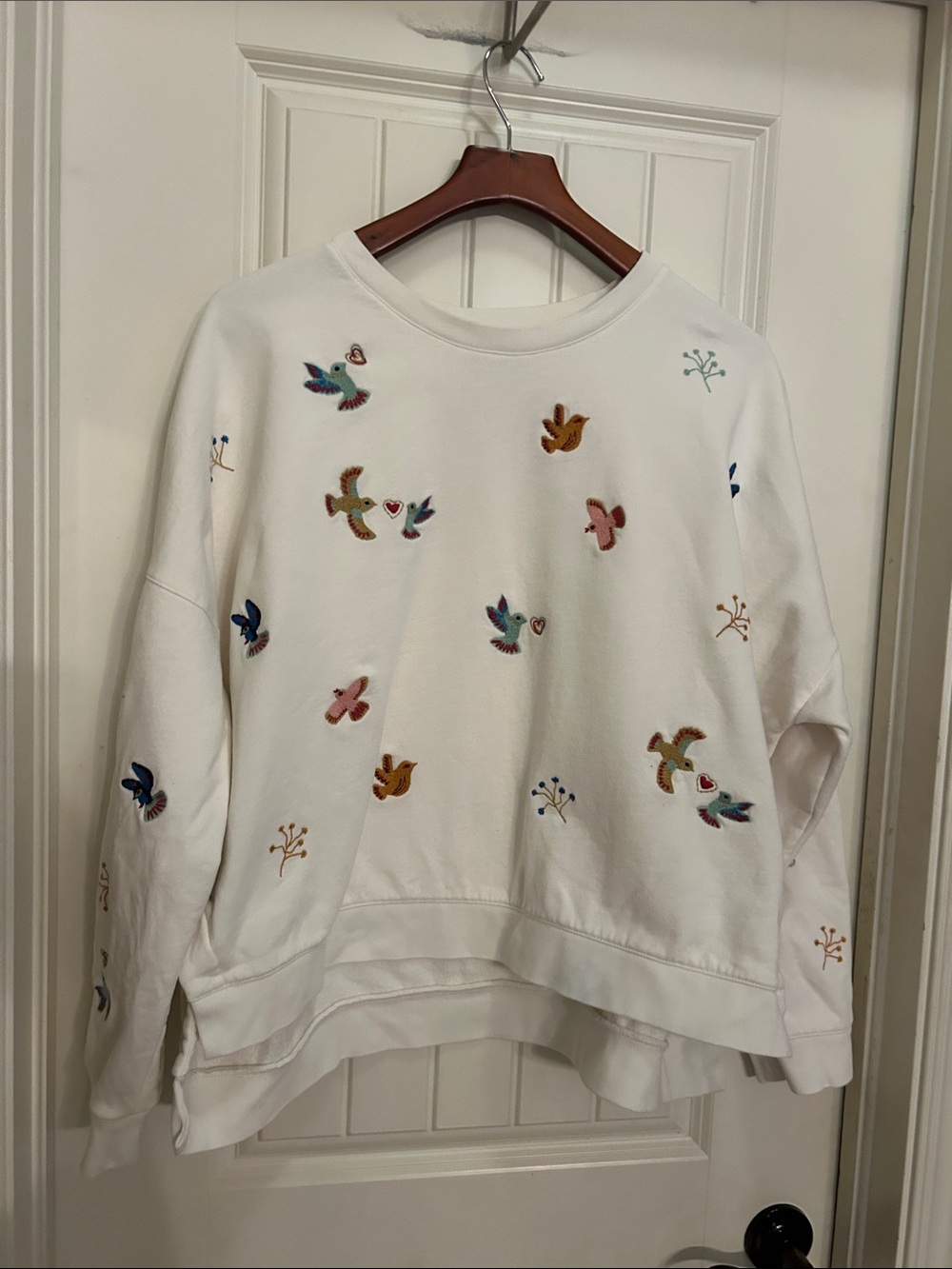 Boden White Sweatshirt with embroidered birds and hearts